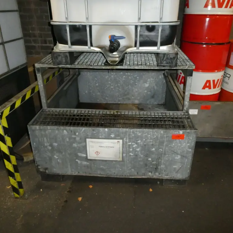 Hazardous goods drip tray