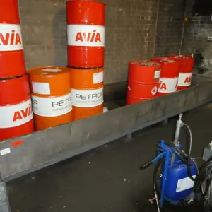 Drum hazardous goods tray