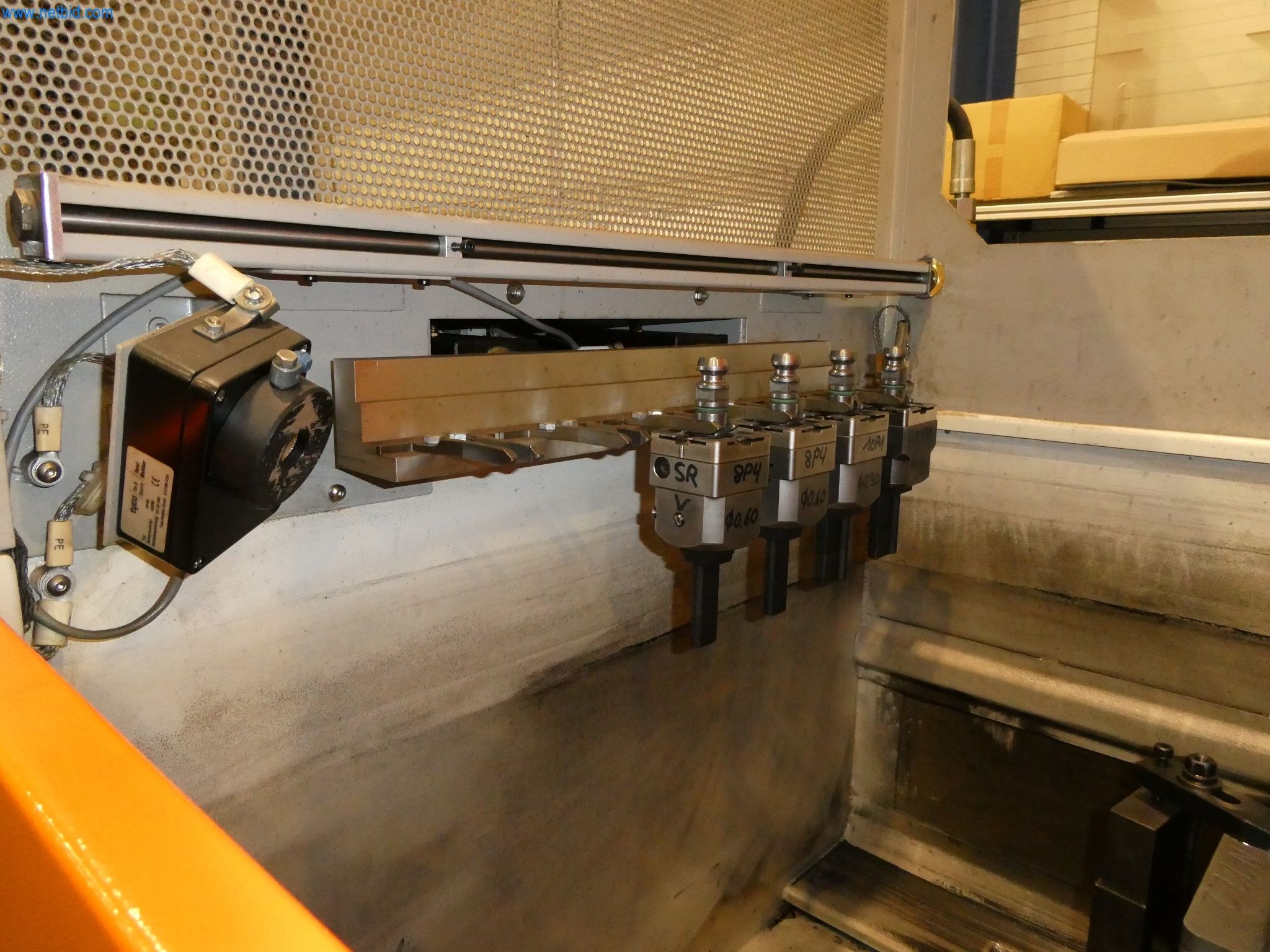 Machines & systems for light metal die casting (powertrain & structural parts)-10