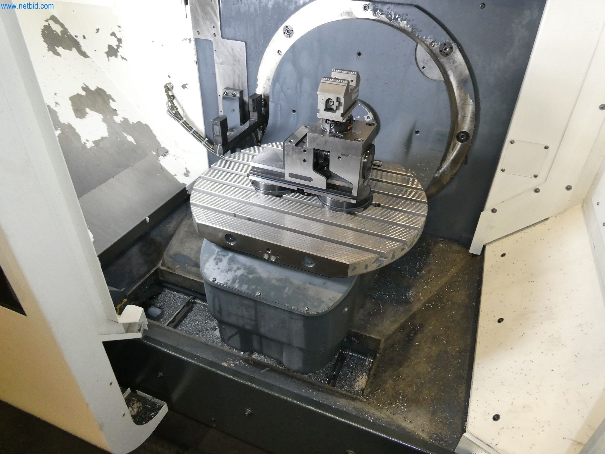 Machines & systems for light metal die casting (powertrain & structural parts)-11