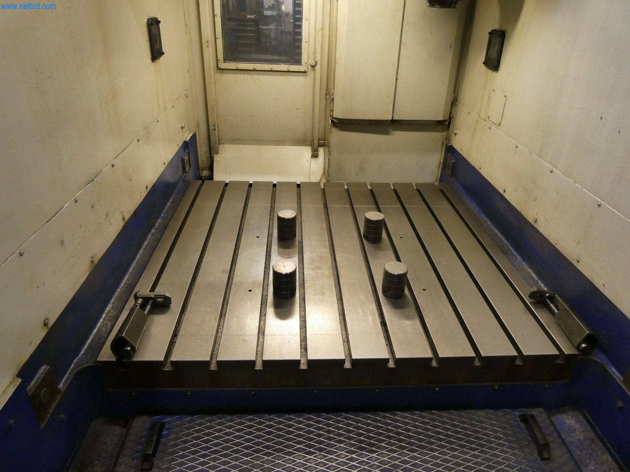 Machines & systems for light metal die casting (powertrain & structural parts)-10