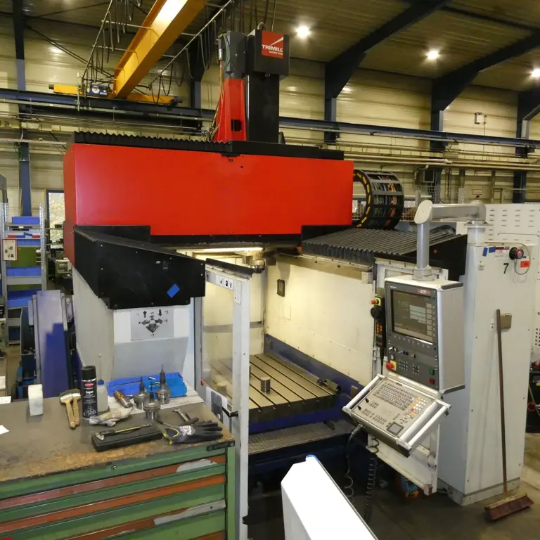3-axis CNC machining center Trimill/Emoc VC1110 / RM1