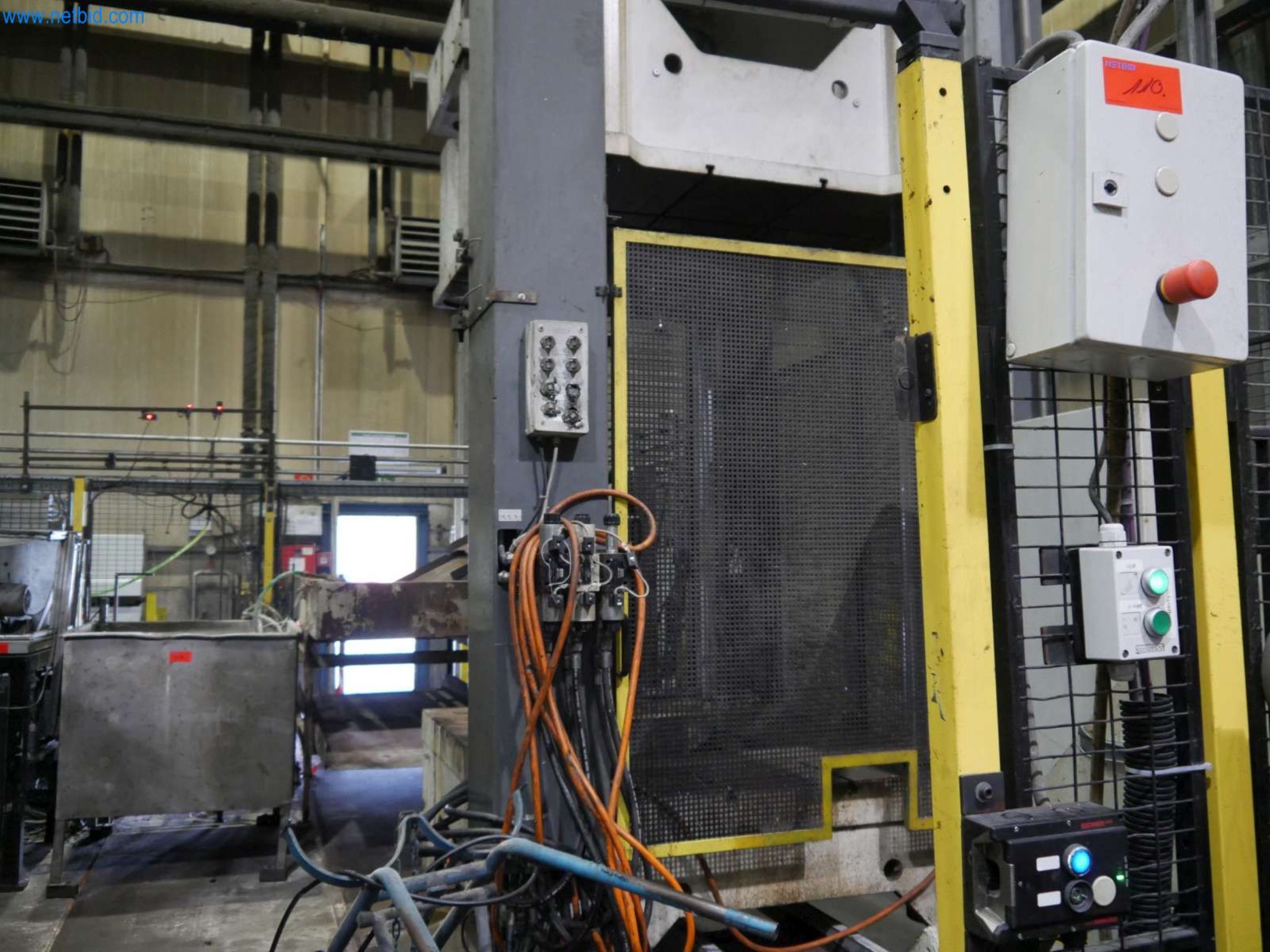 Stroje a systémy pro tlakové lití lehkých kovů (hnací ústrojí a konstrukční díly)-79