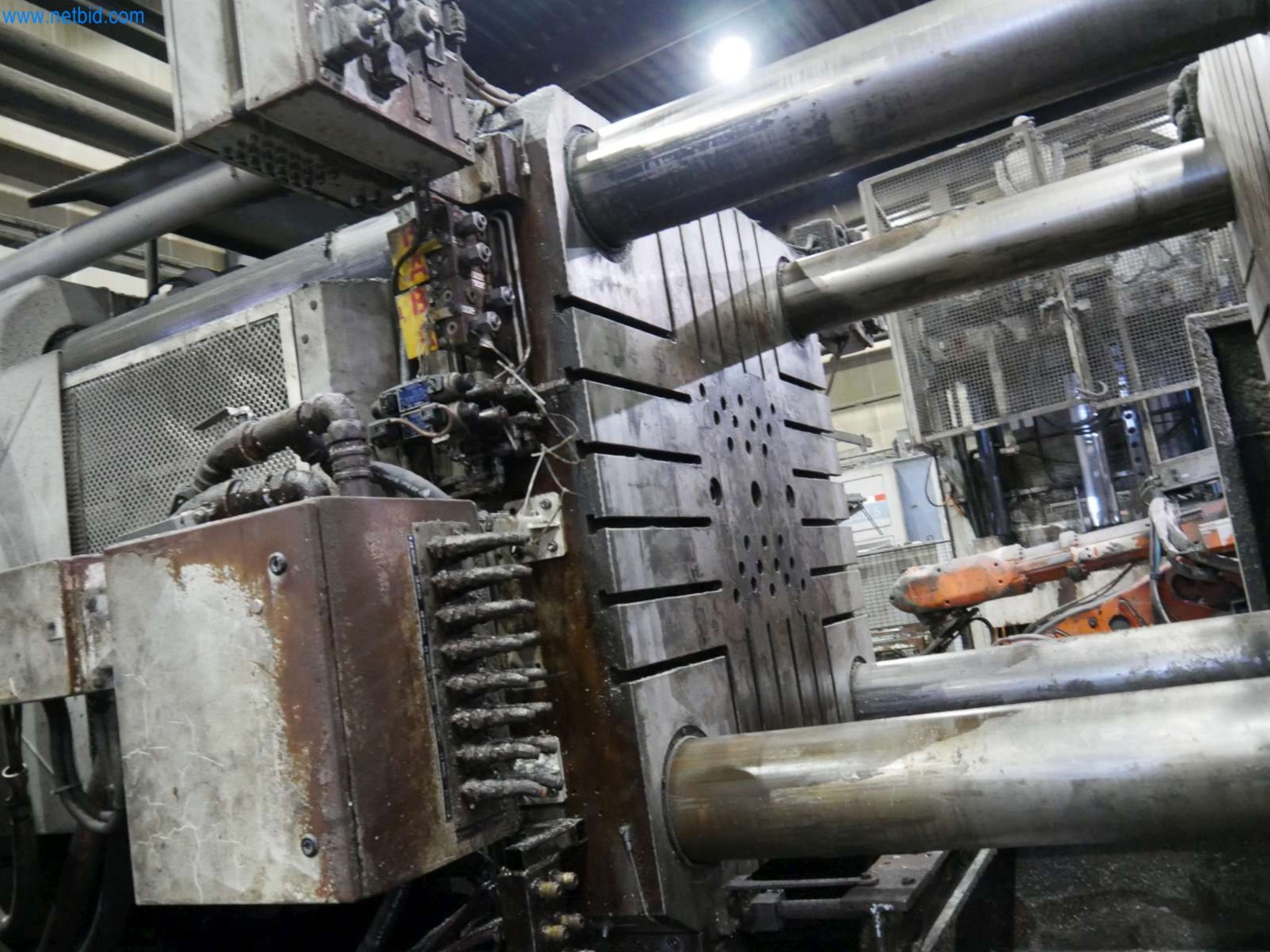 Machines & systems for light metal die casting (powertrain & structural parts)-5