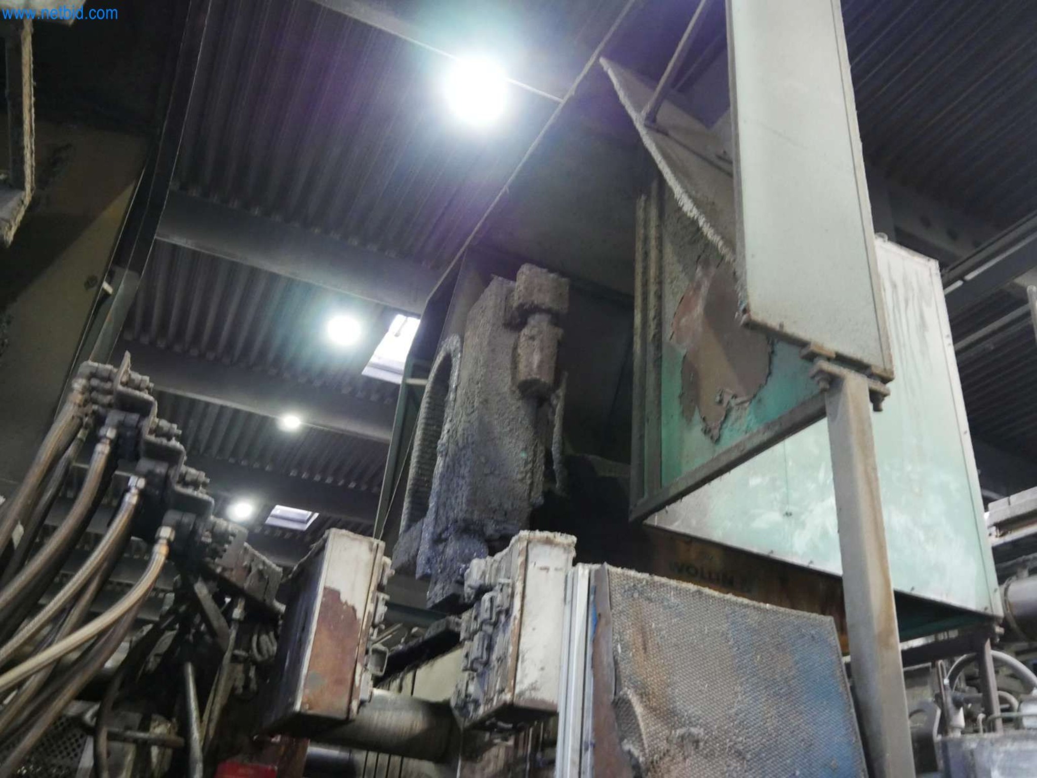 Machines & systems for light metal die casting (powertrain & structural parts)-10