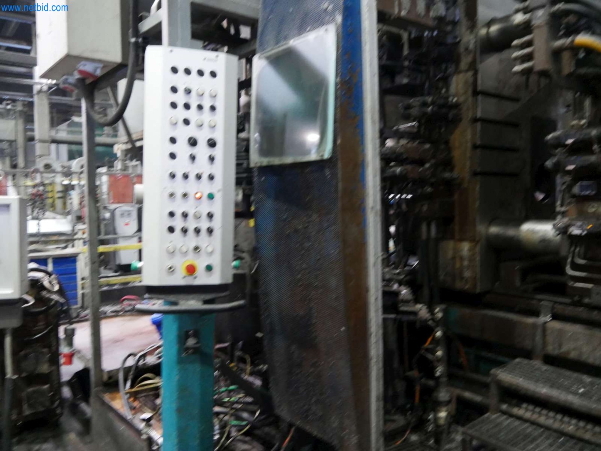 Machines & systems for light metal die casting (powertrain & structural parts)-5
