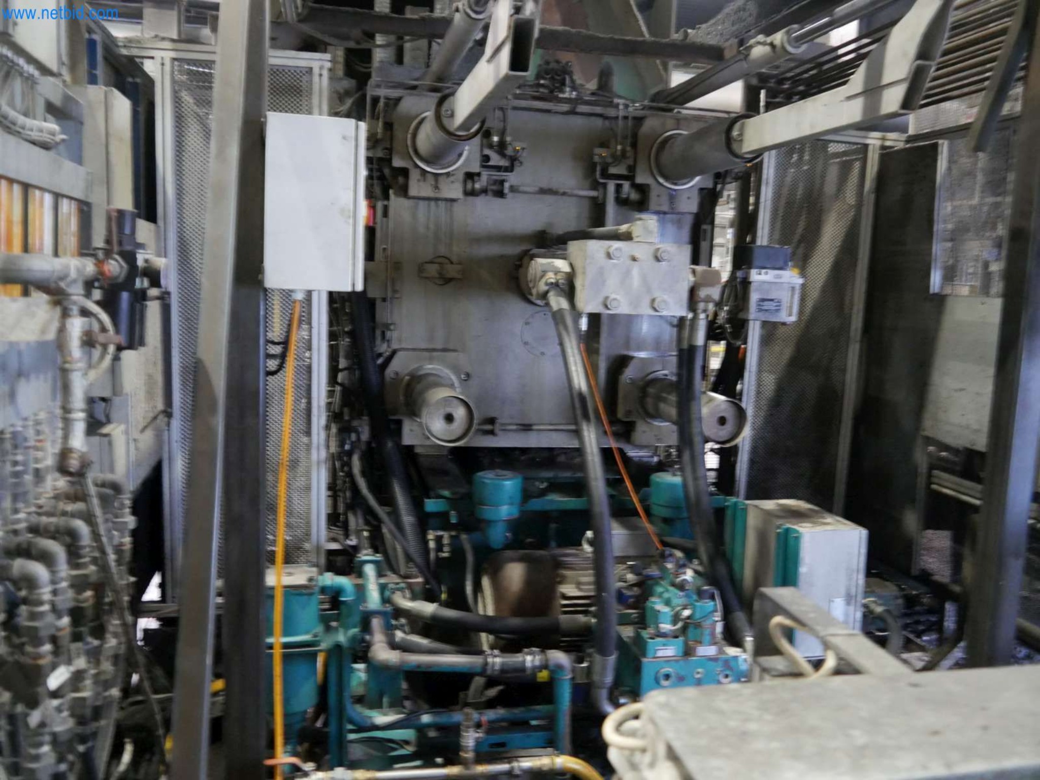 Machines & systems for light metal die casting (powertrain & structural parts)-7