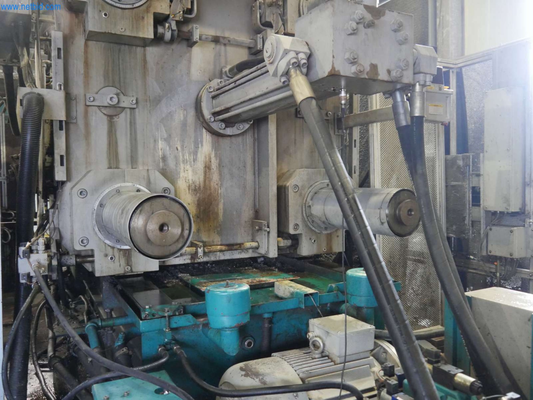 Machines & systems for light metal die casting (powertrain & structural parts)-10