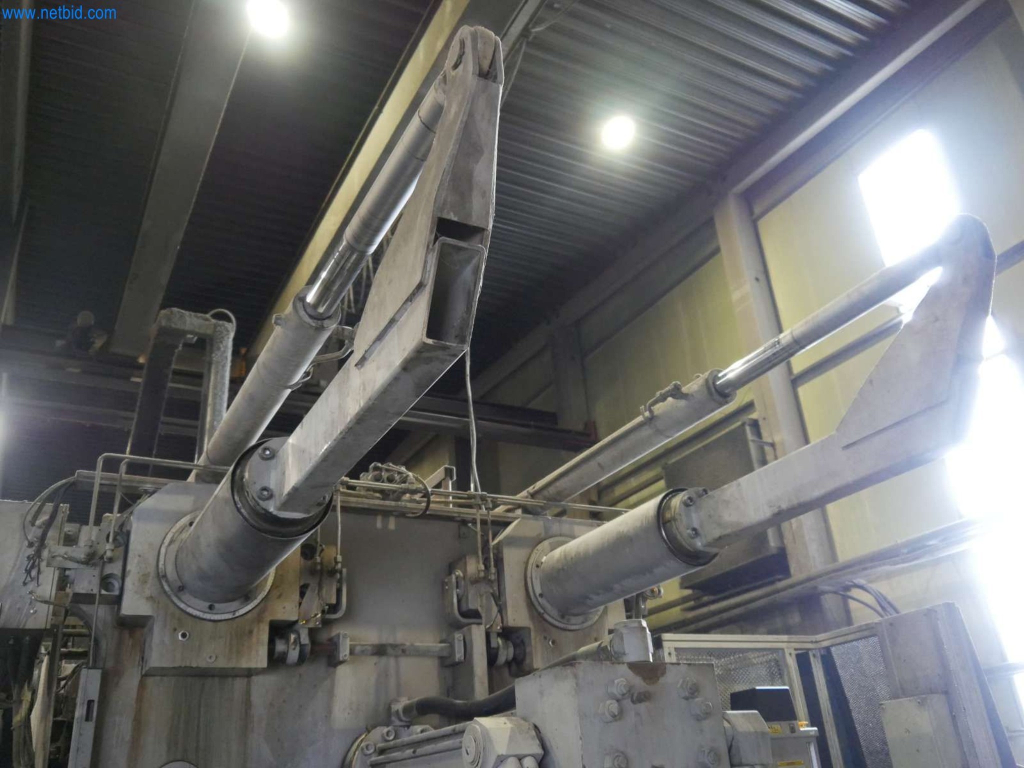 Machines & systems for light metal die casting (powertrain & structural parts)-11