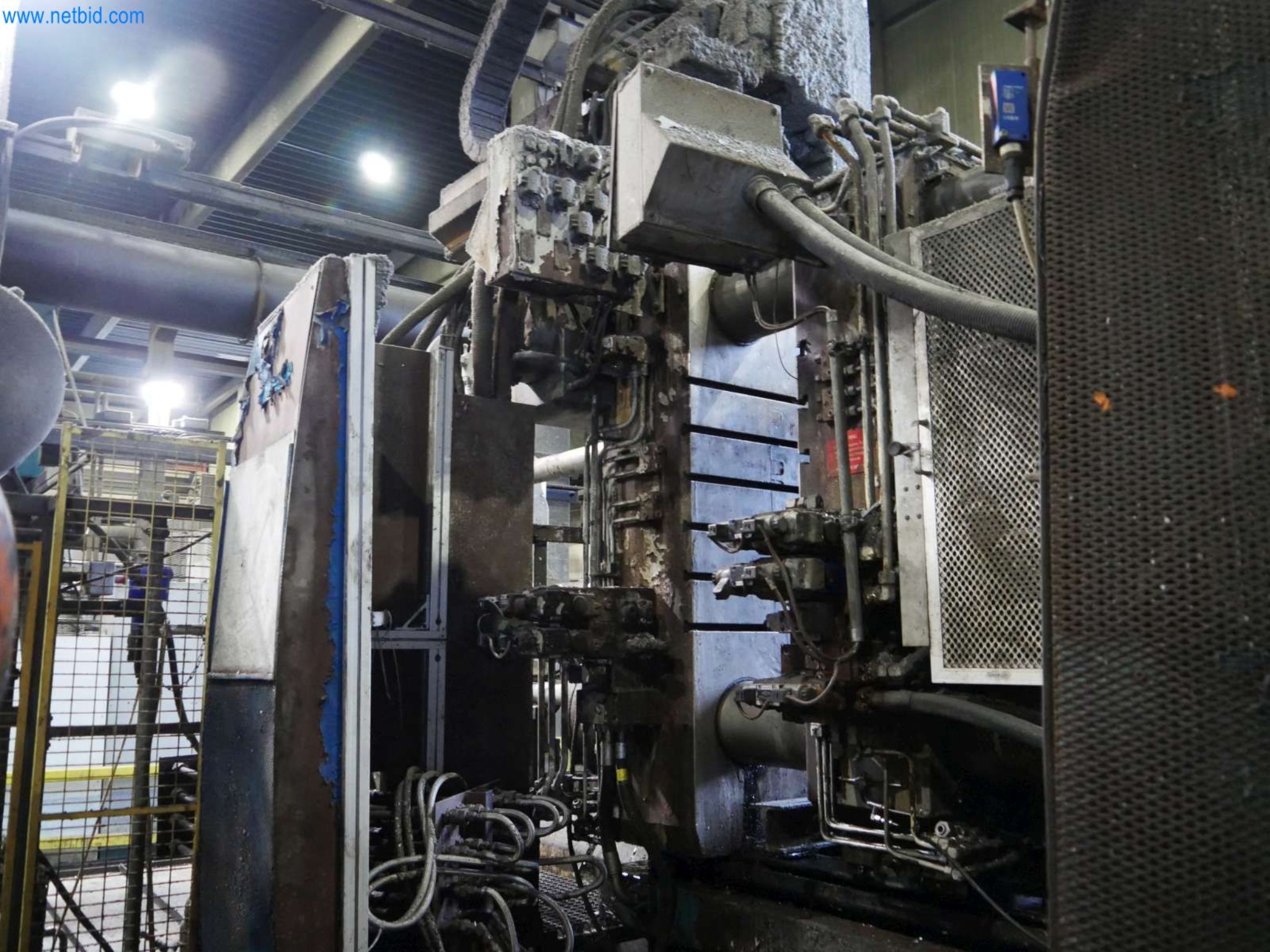 Machines & systems for light metal die casting (powertrain & structural parts)-12