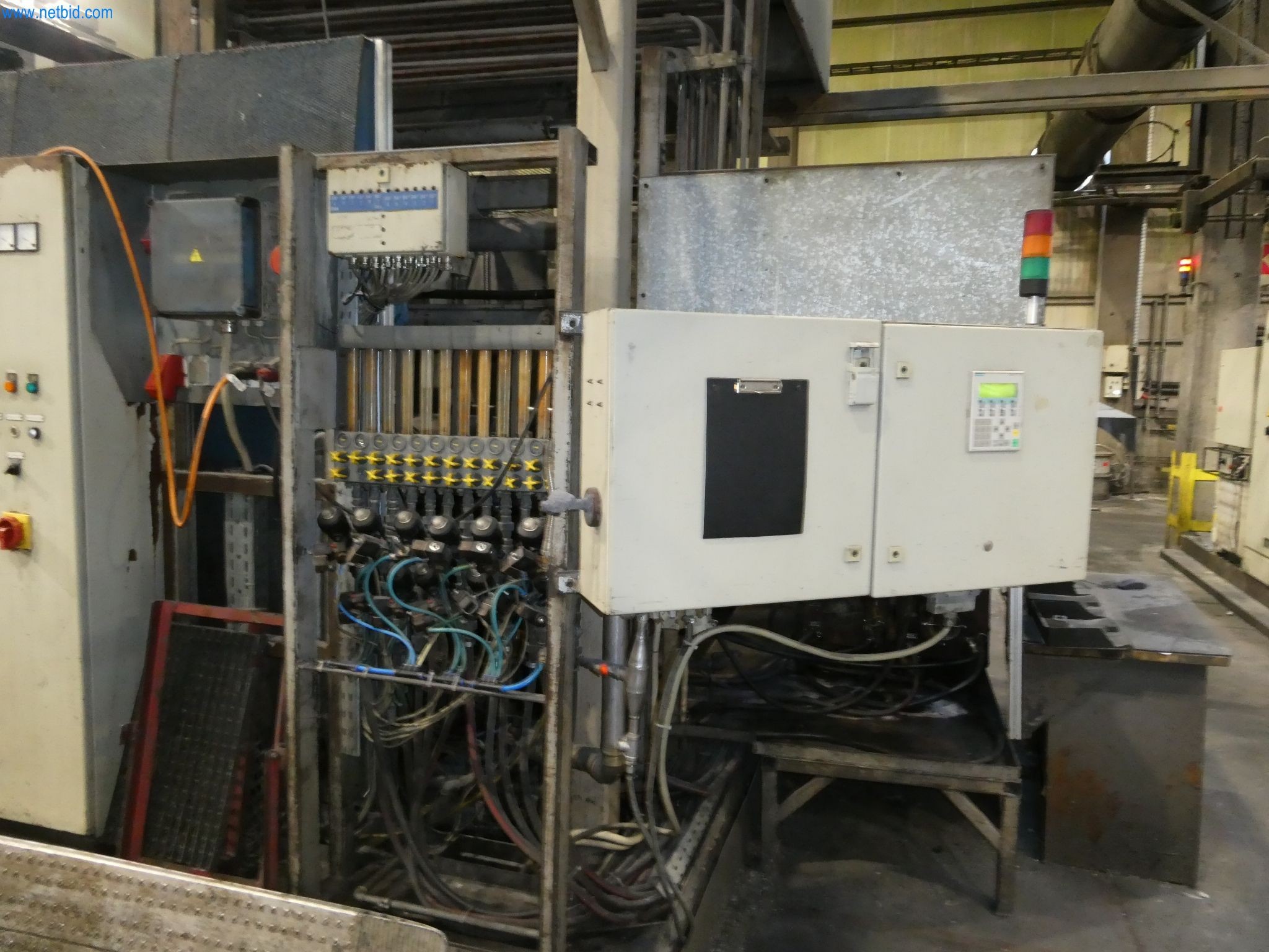 Machines & systems for light metal die casting (powertrain & structural parts)-8