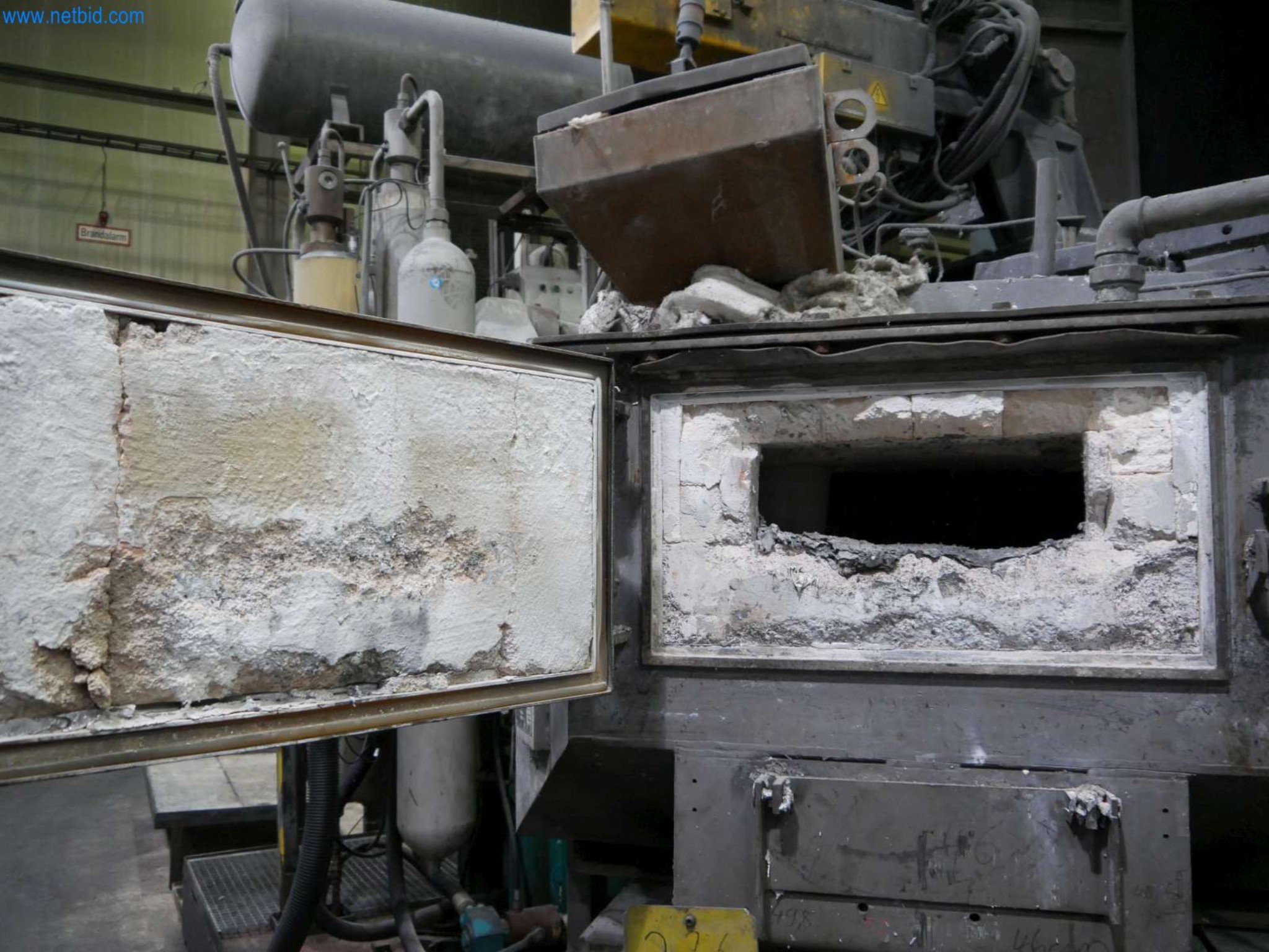 Machines & systems for light metal die casting (powertrain & structural parts)-5