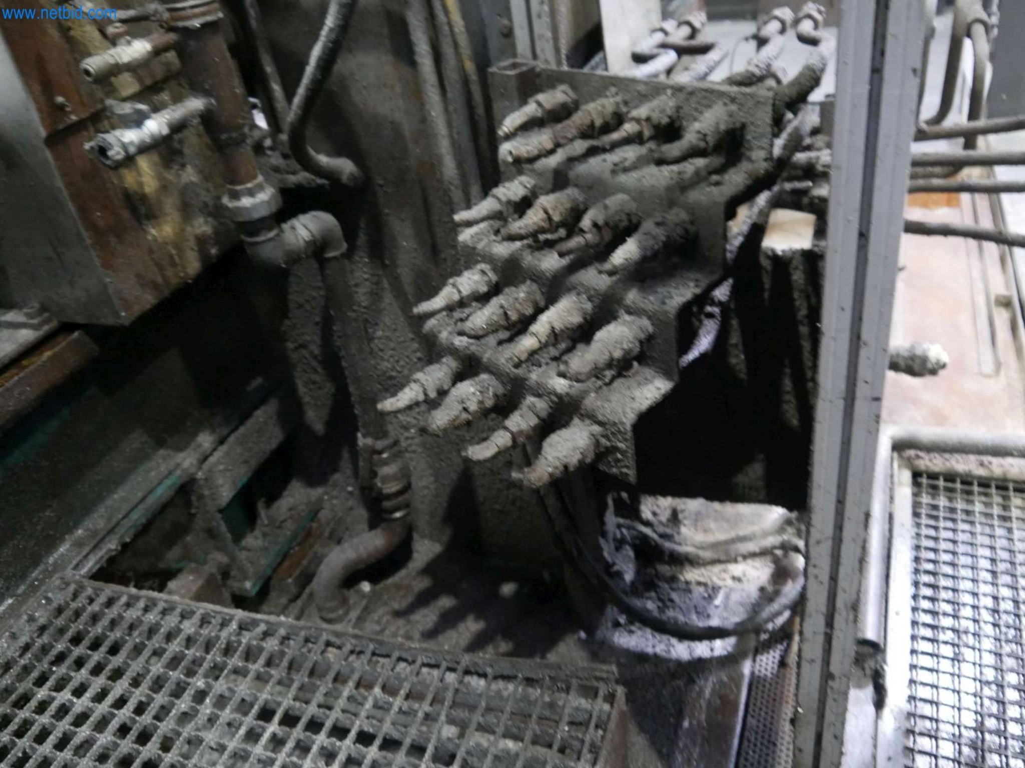 Machines & systems for light metal die casting (powertrain & structural parts)-4