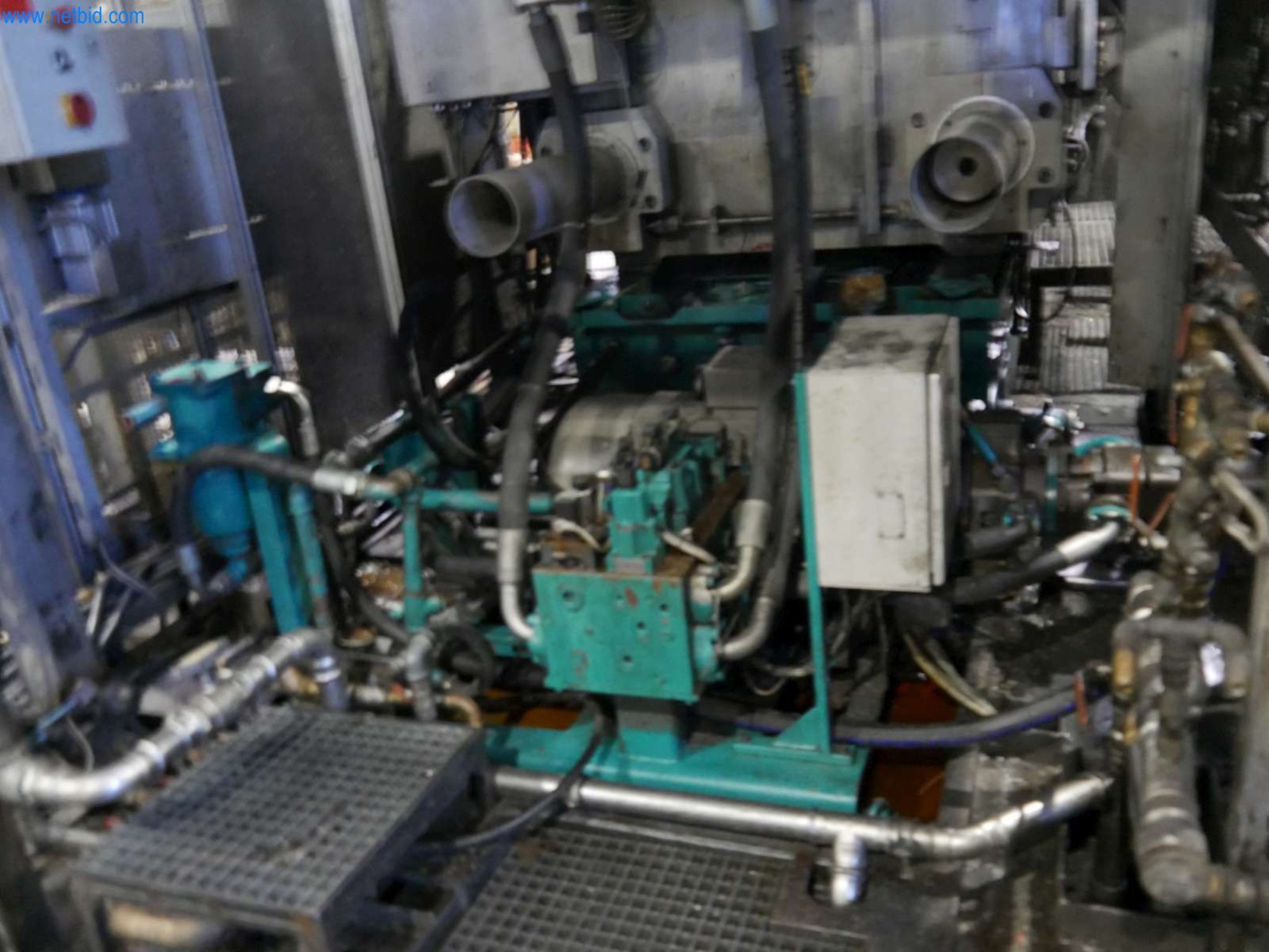 Machines & systems for light metal die casting (powertrain & structural parts)-8