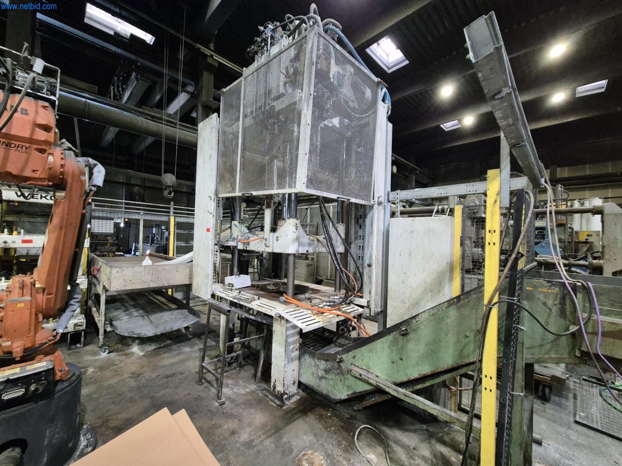 Máquinas y sistemas para la fundición a presión de metales ligeros (piezas estructurales y de la cadena cinemática)-1