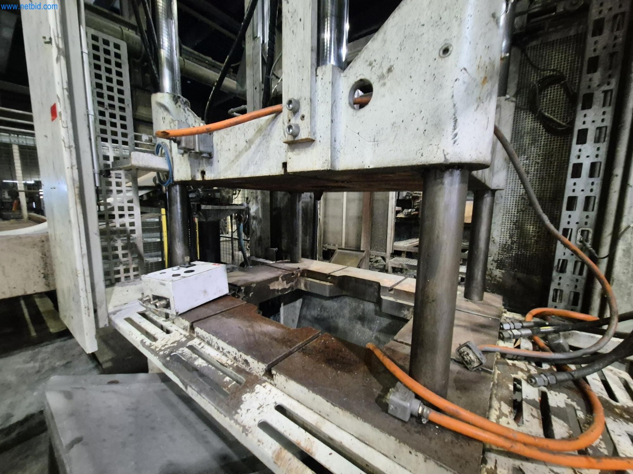 Máquinas y sistemas para la fundición a presión de metales ligeros (piezas estructurales y de la cadena cinemática)-2