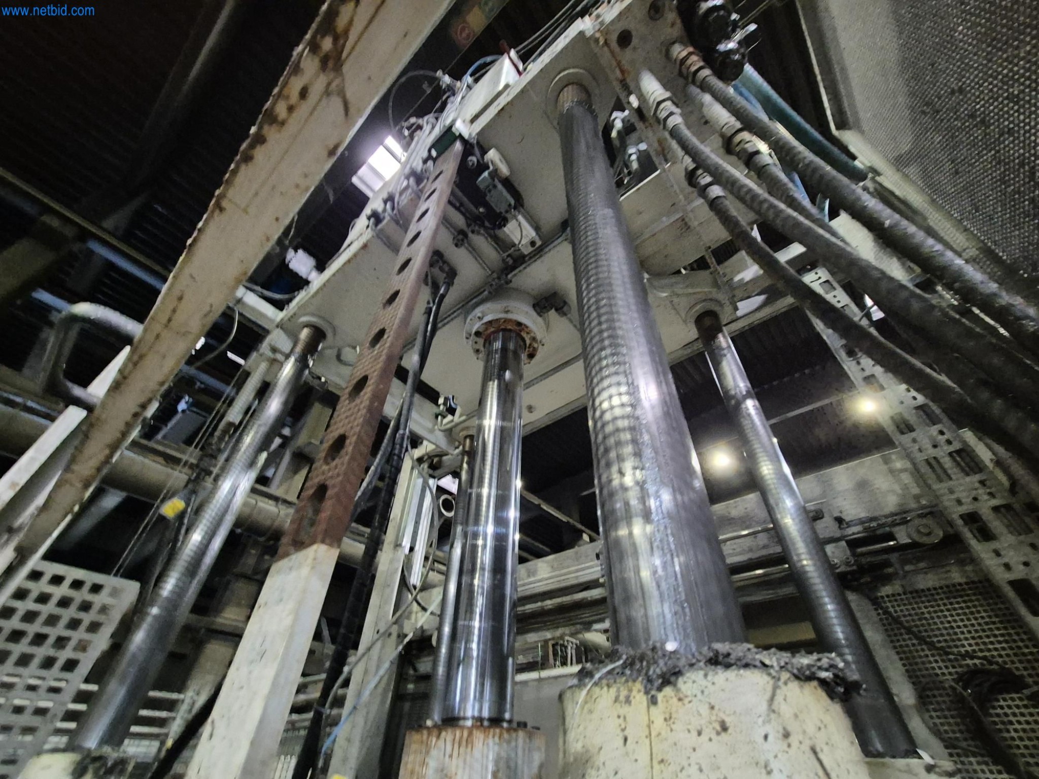 Máquinas y sistemas para la fundición a presión de metales ligeros (piezas estructurales y de la cadena cinemática)-3