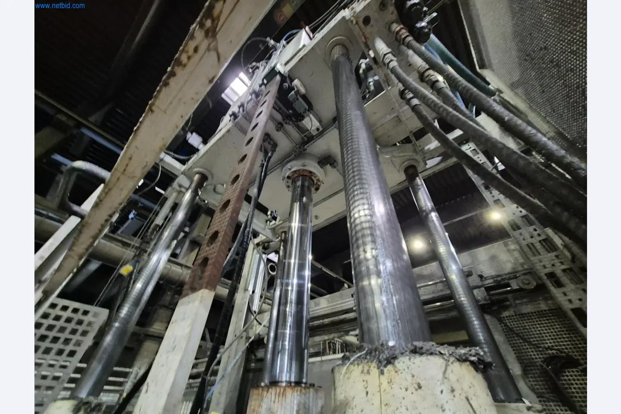 Máquinas y sistemas para la fundición a presión de metales ligeros (piezas estructurales y de la cadena cinemática)-3