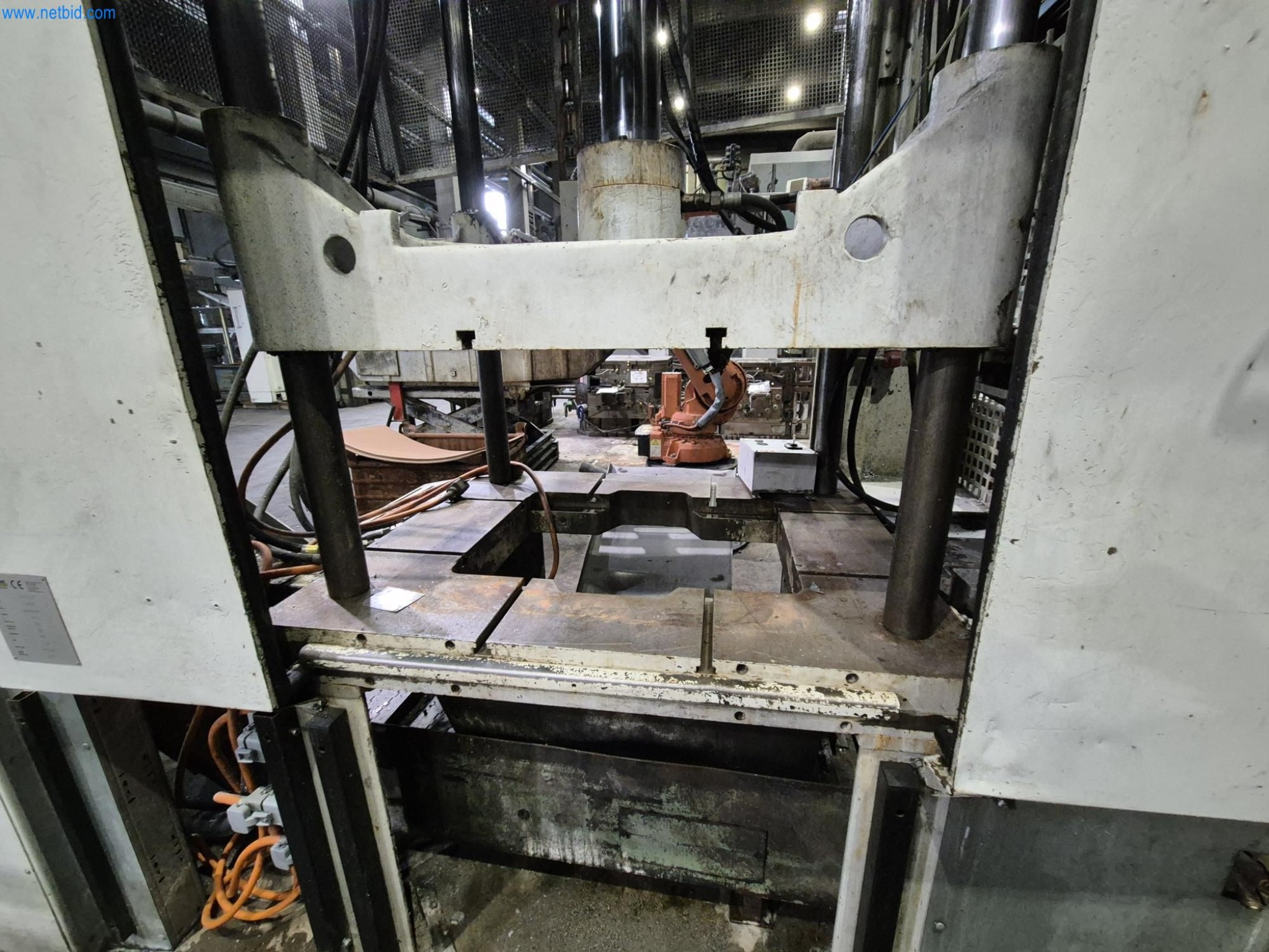 Máquinas y sistemas para la fundición a presión de metales ligeros (piezas estructurales y de la cadena cinemática)-6