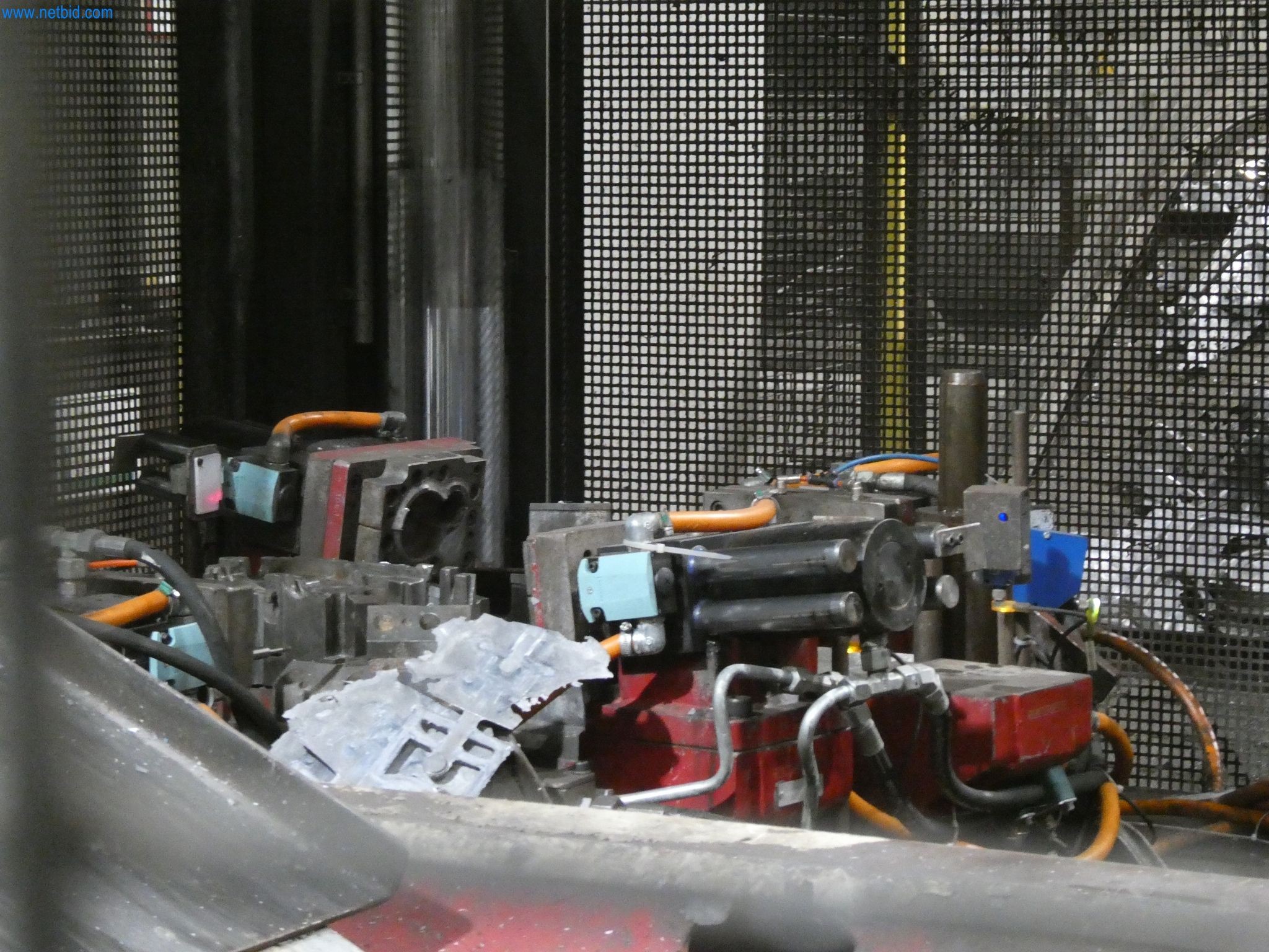 Machines & systems for light metal die casting (powertrain & structural parts)-32