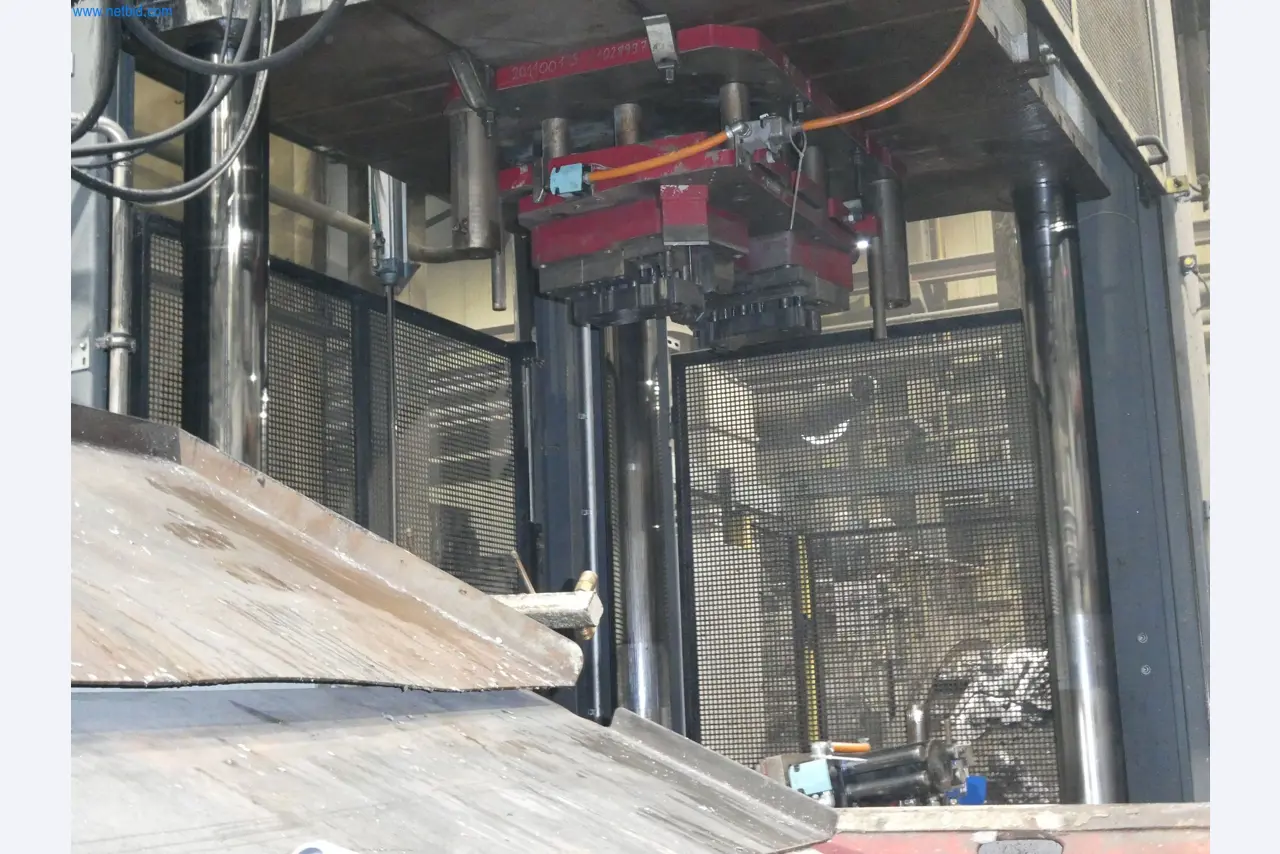 Machines & systems for light metal die casting (powertrain & structural parts)-33