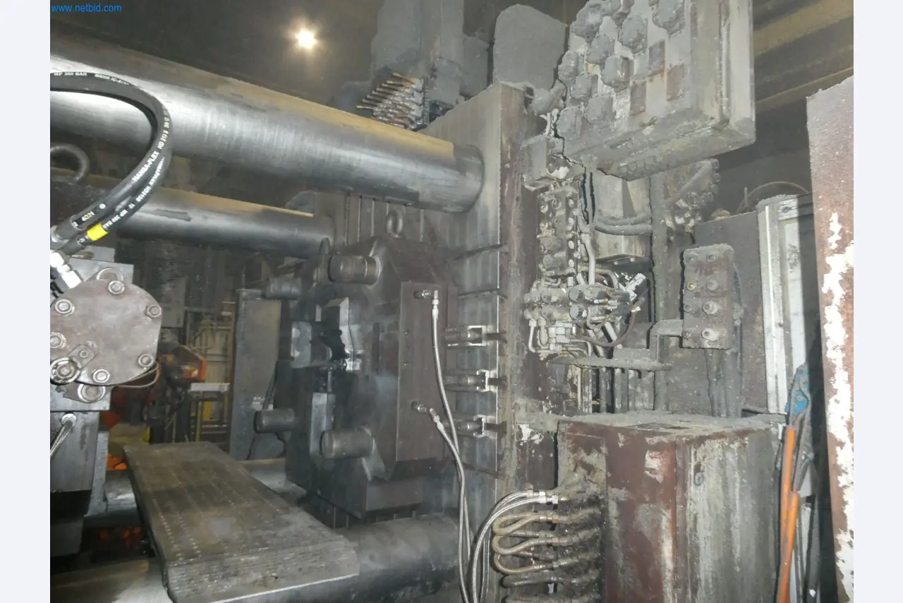 Machines & systems for light metal die casting (powertrain & structural parts)-8