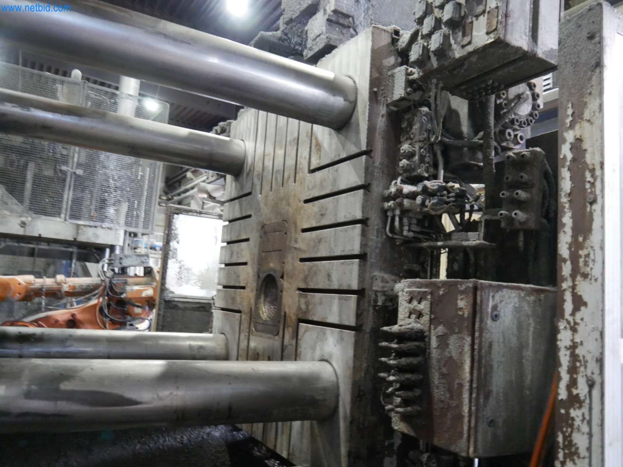 Machines & systems for light metal die casting (powertrain & structural parts)-5
