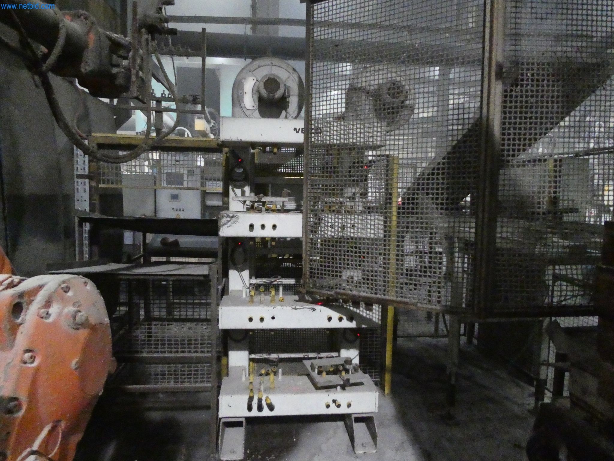 Machines & systems for light metal die casting (powertrain & structural parts)-12