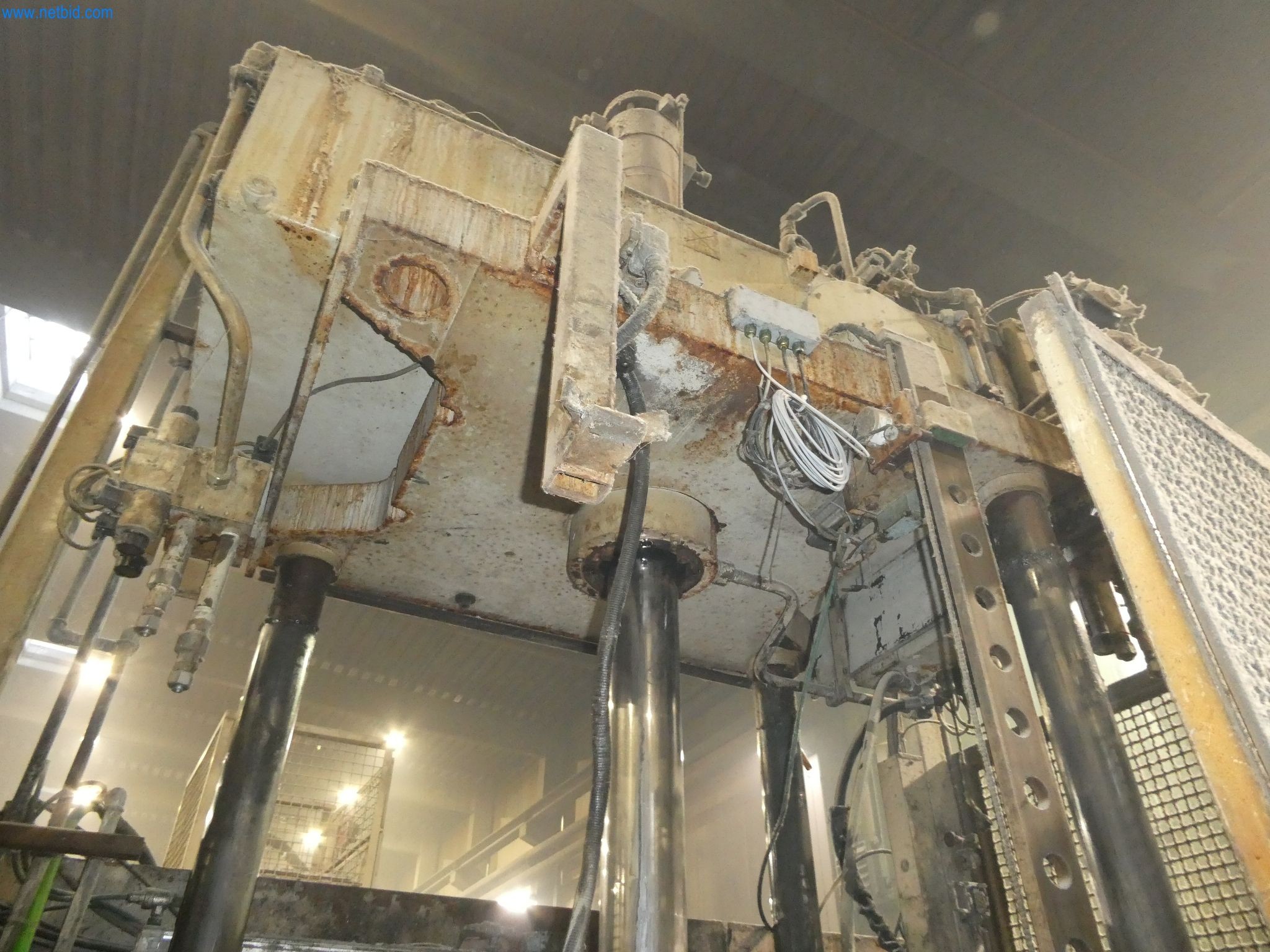 Machines & systems for light metal die casting (powertrain & structural parts)-15