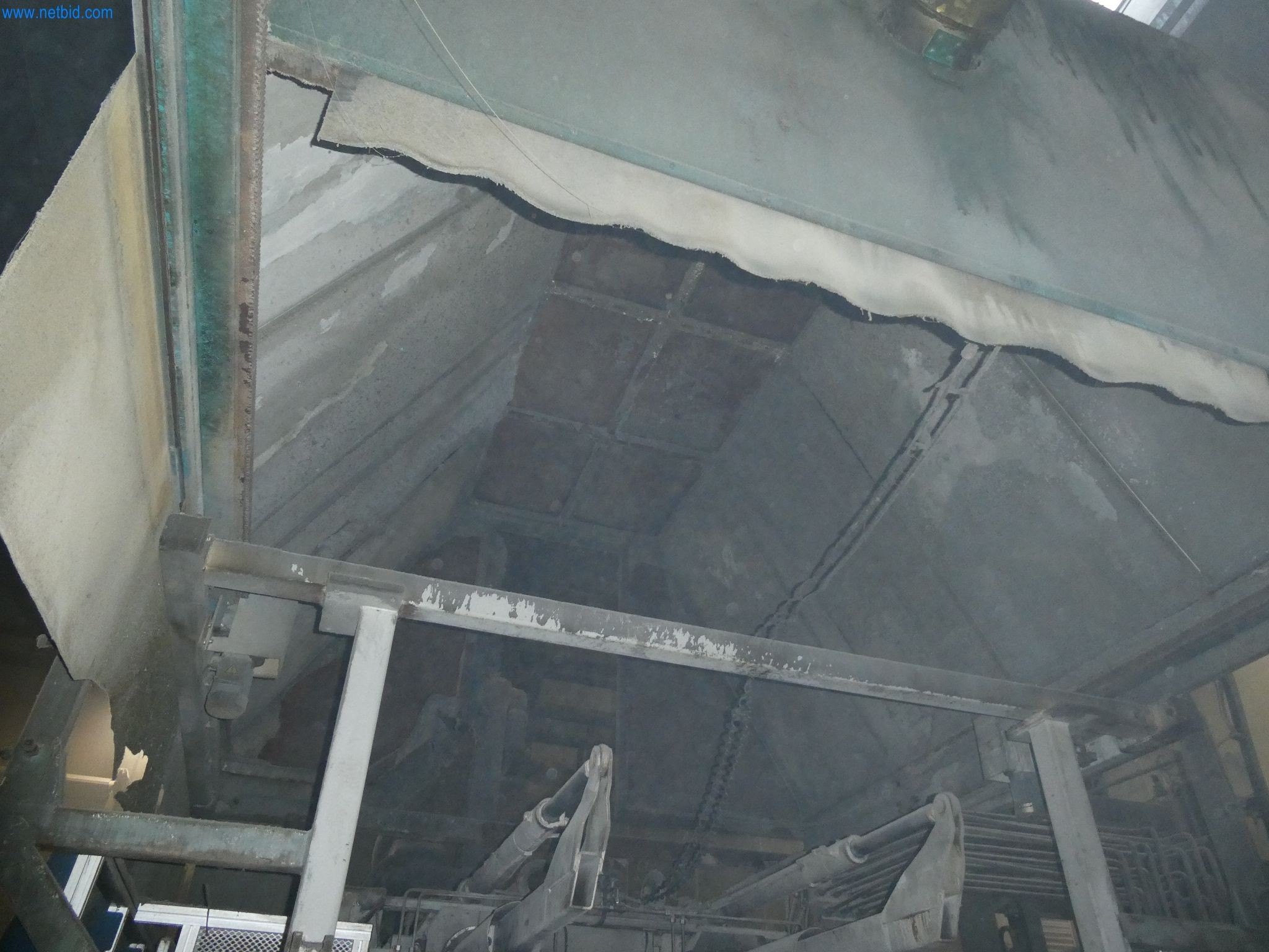 Machines & systems for light metal die casting (powertrain & structural parts)-24