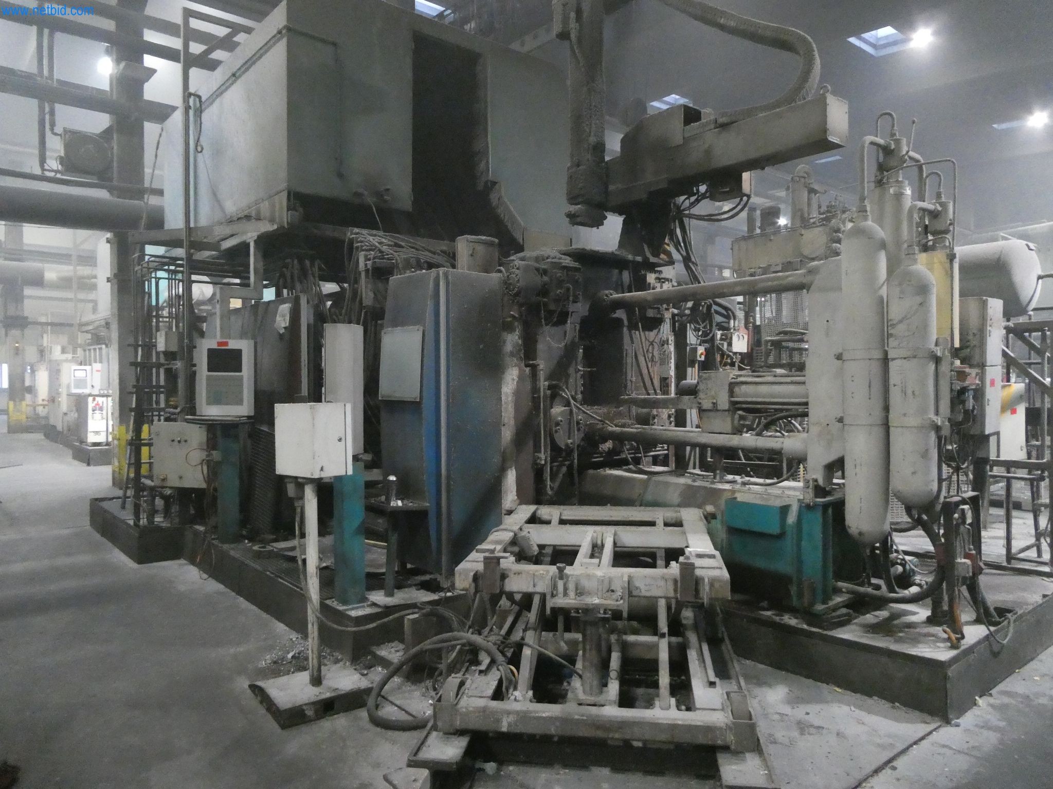 Machines & systems for light metal die casting (powertrain & structural parts)-3