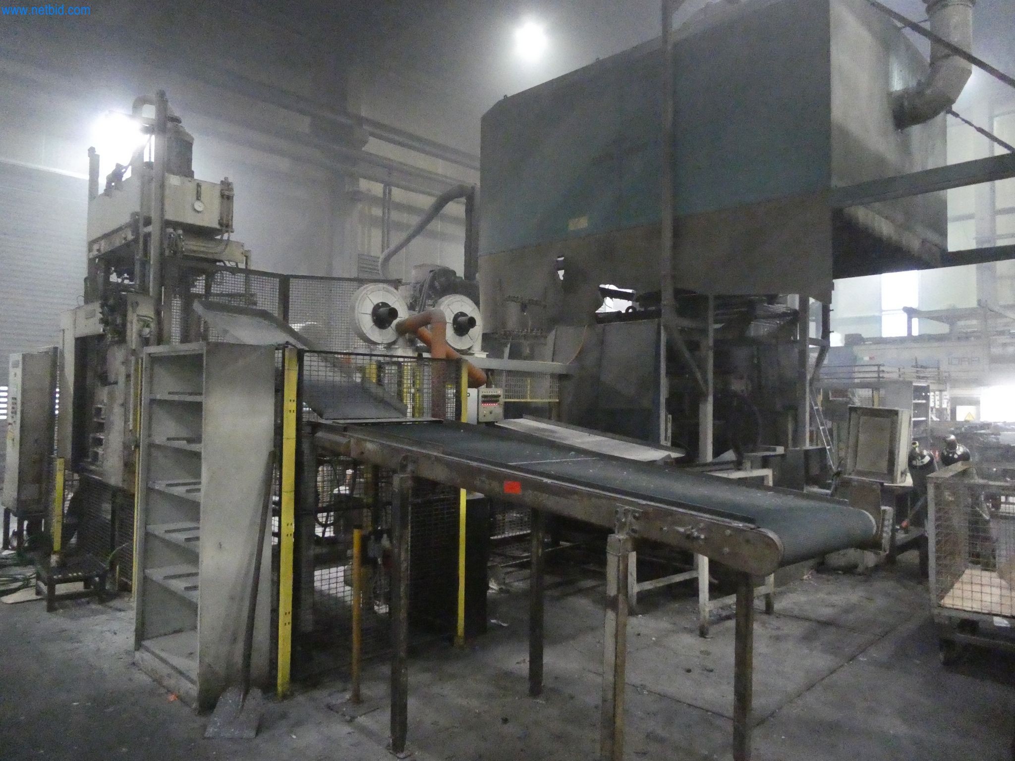 Machines & systems for light metal die casting (powertrain & structural parts)-5