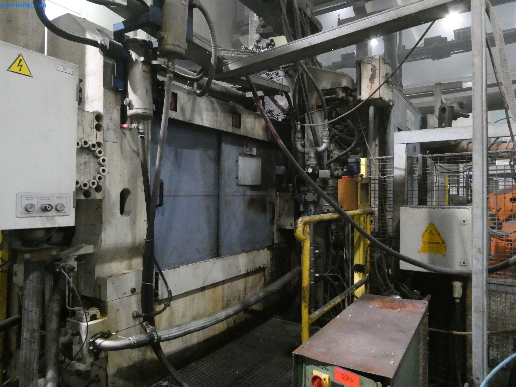 Machines & systems for light metal die casting (powertrain & structural parts)-12