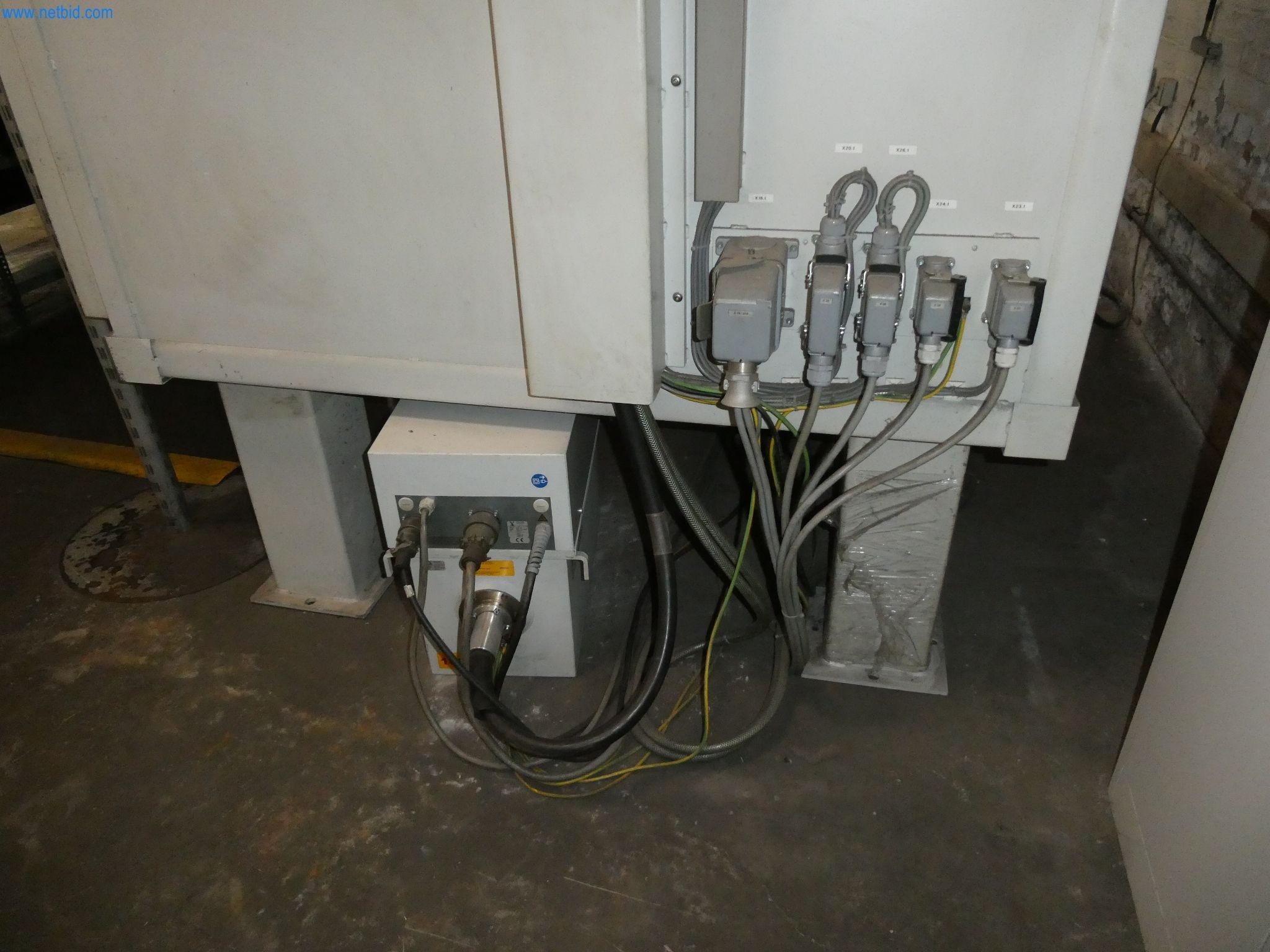 Machines & systems for light metal die casting (powertrain & structural parts)-5