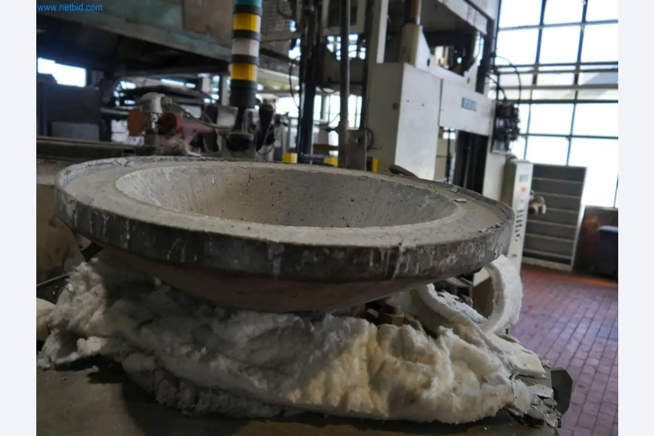 Machines & systems for light metal die casting (powertrain & structural parts)-31