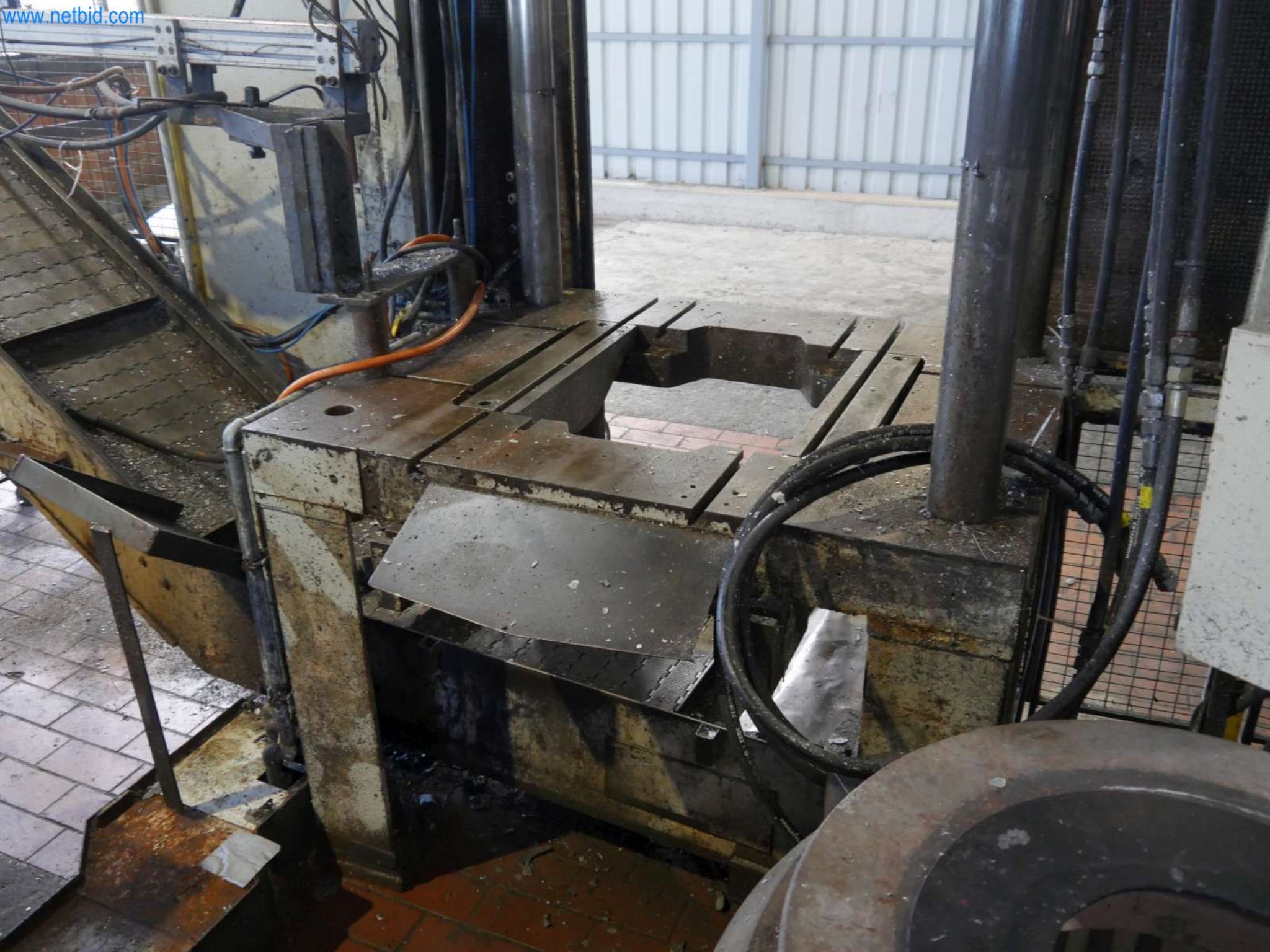 Machines & systems for light metal die casting (powertrain & structural parts)-71
