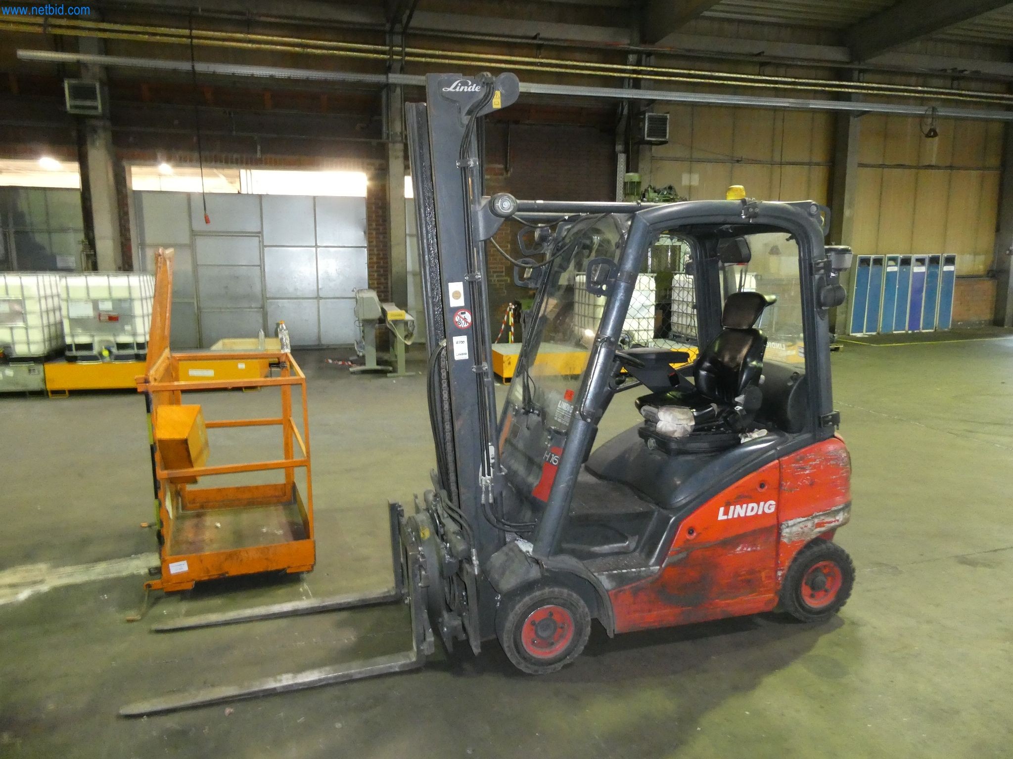 Máquinas e sistemas para a fundição injectada de metais ligeiros (grupos motopropulsores e peças estruturais)-1