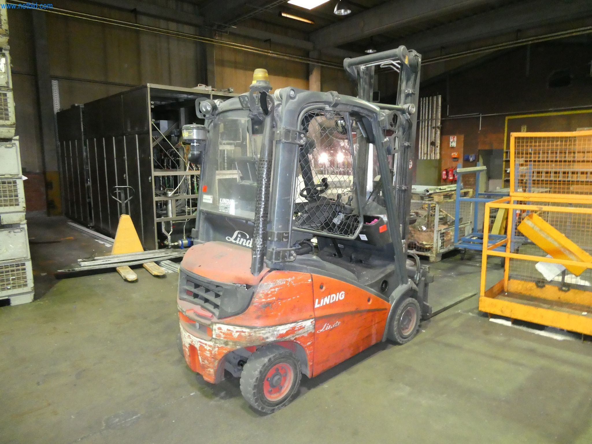 Máquinas e sistemas para a fundição injectada de metais ligeiros (grupos motopropulsores e peças estruturais)-2