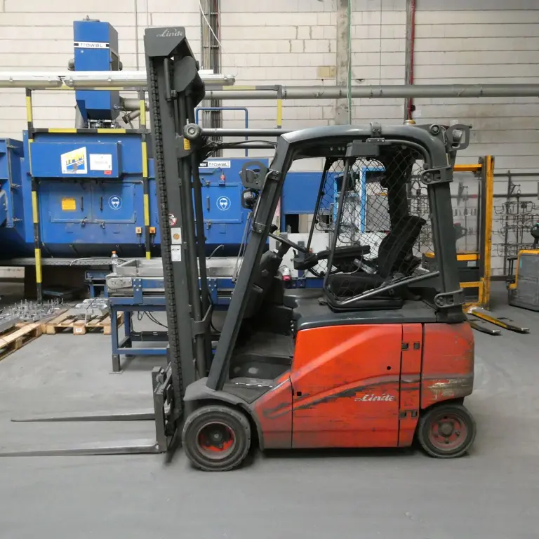 Electric forklift truck (18) later release 30.10.2026 Linde E20PH-01