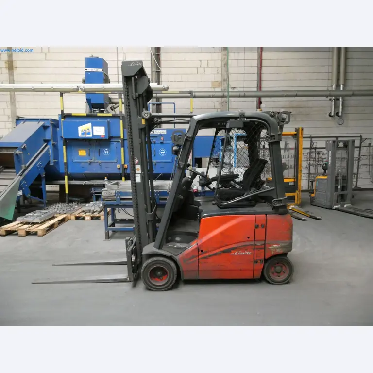 Máquinas e sistemas para a fundição injectada de metais ligeiros (grupos motopropulsores e peças estruturais)-1