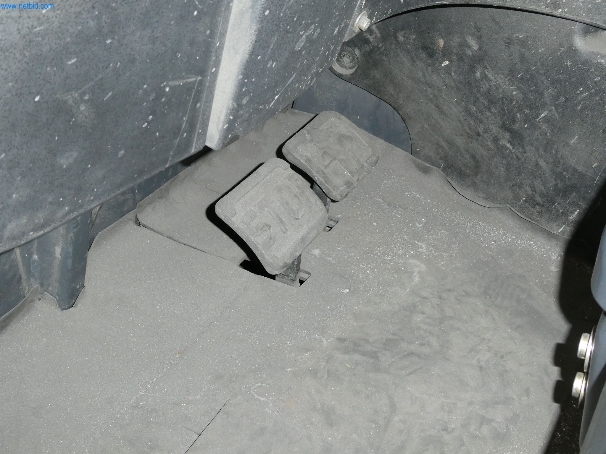 Máquinas e sistemas para a fundição injectada de metais ligeiros (grupos motopropulsores e peças estruturais)-6