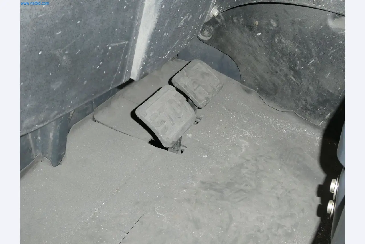 Máquinas e sistemas para a fundição injectada de metais ligeiros (grupos motopropulsores e peças estruturais)-6