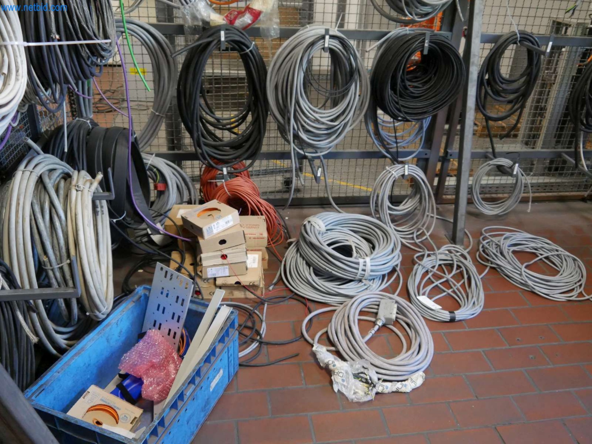 Machines & systems for light metal die casting (powertrain & structural parts)-14