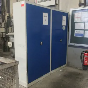 6 Workshop cabinets