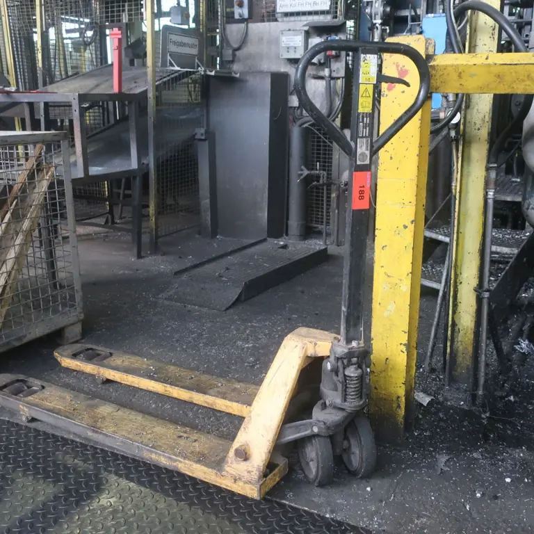 Pallet truck