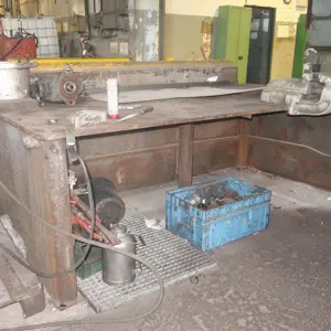 Straightening table