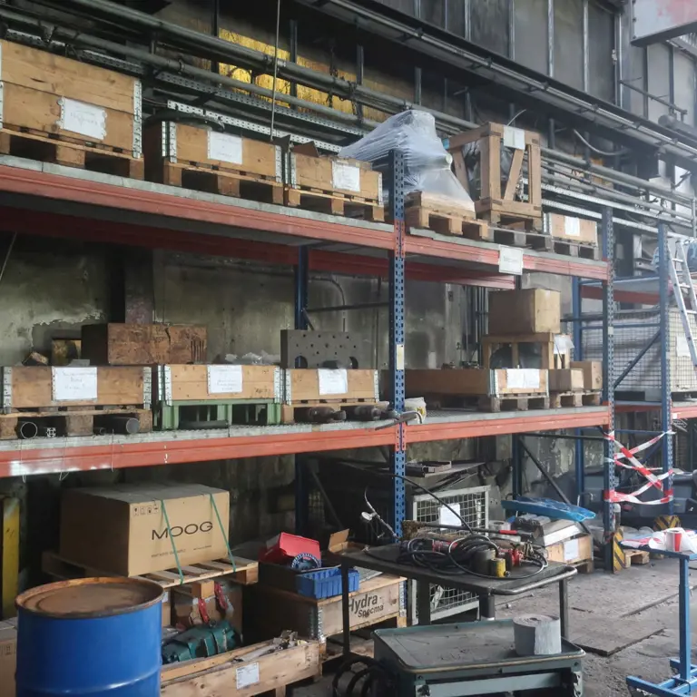 10 lfm. Pallet storage rack