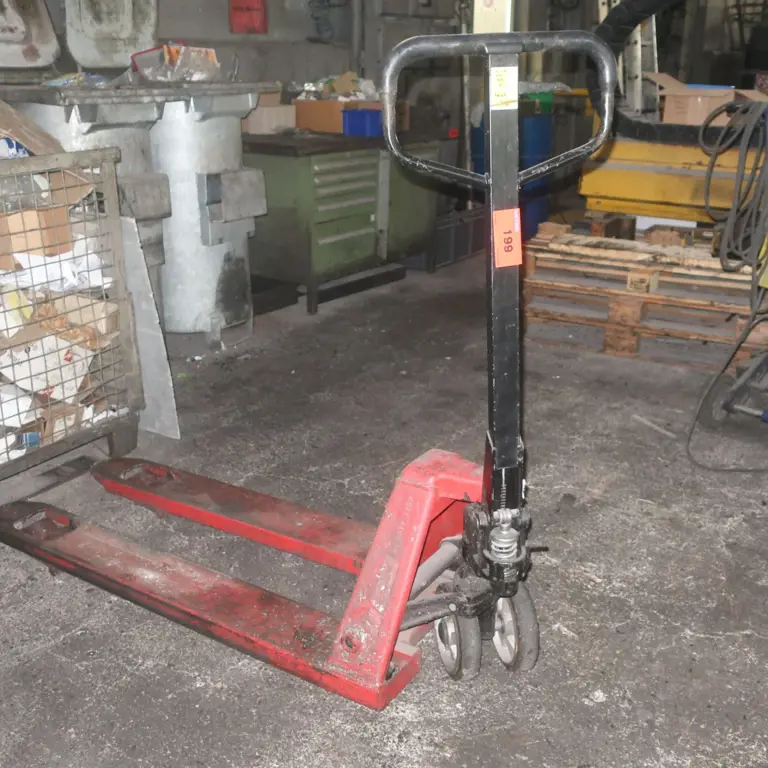 Pallet truck