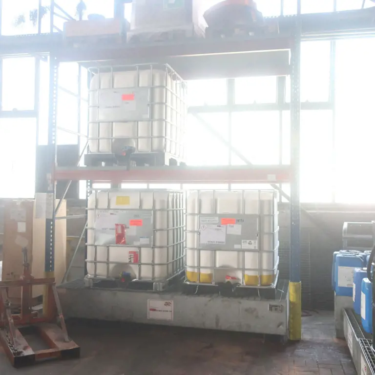 Pallet storage racking system