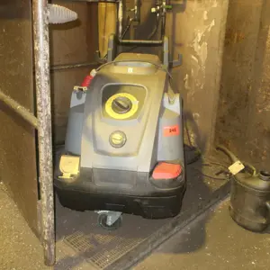 Hot water high-pressure cleaner Kärcher HDS 9/17-4C